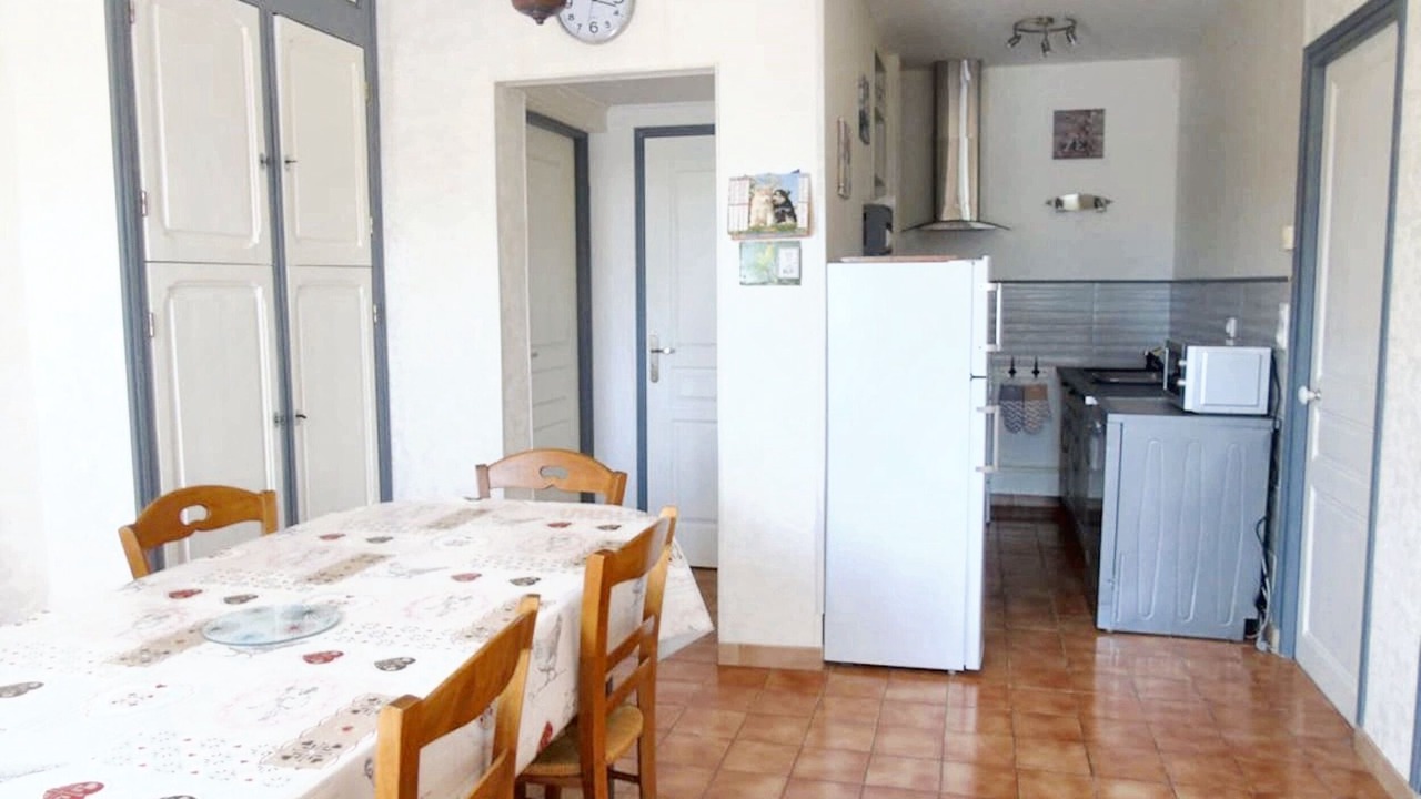 Photo of Kitchen in Avesnes-en-Val
