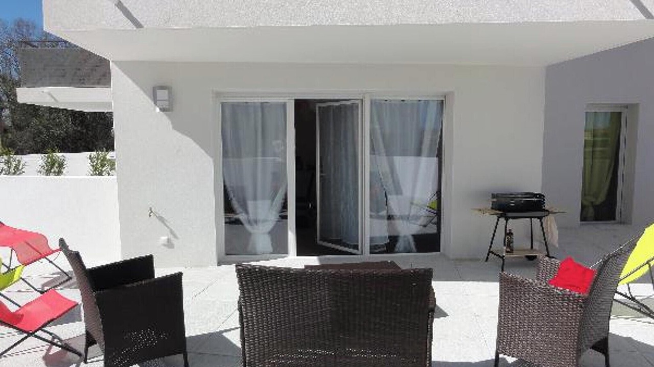 Photo of Patio Balcony in Saint-Assiscle