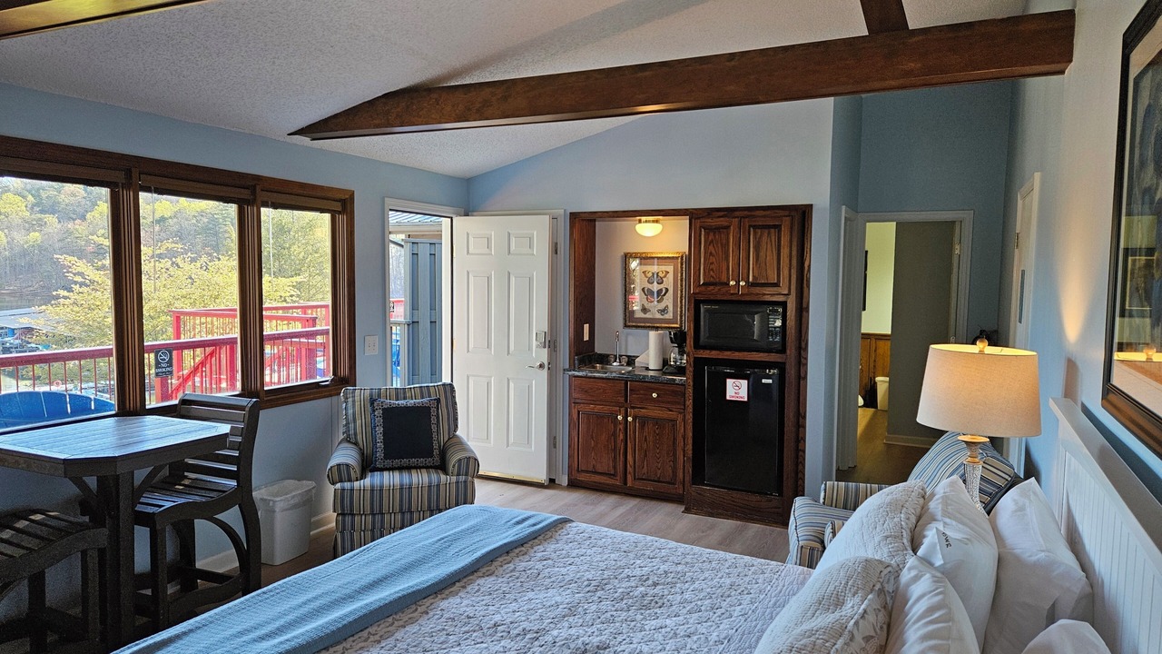 Photo of Bedroom in Hiawassee