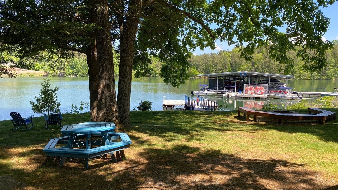 Photo of Others in Hiawassee