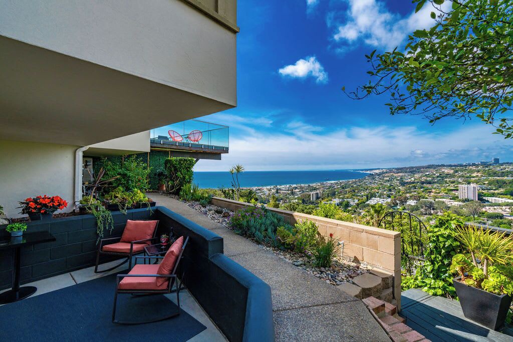 Photo of Patio Balcony in Hidden Valley