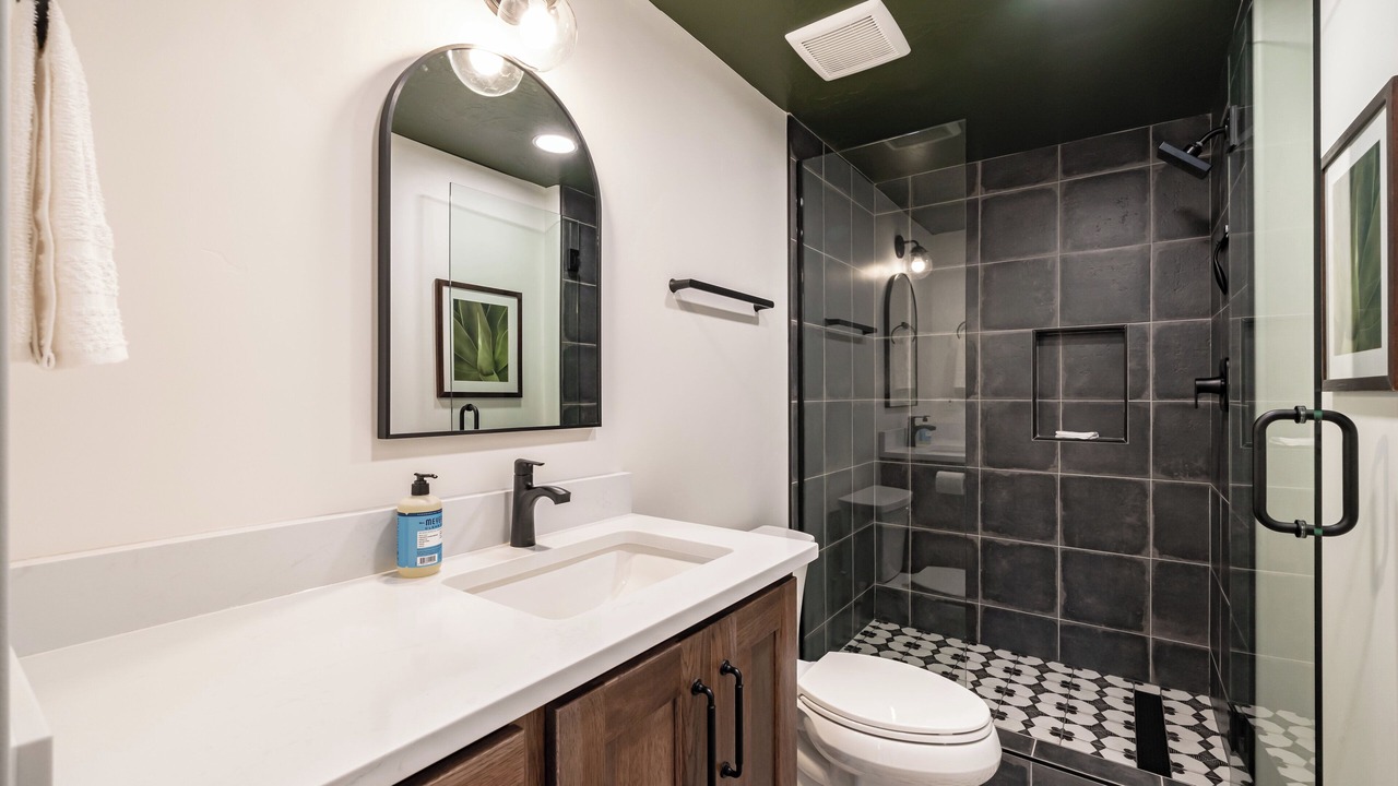 Photo of Bathroom in Hurricane