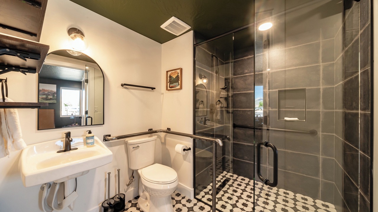 Photo of Bathroom in Hurricane