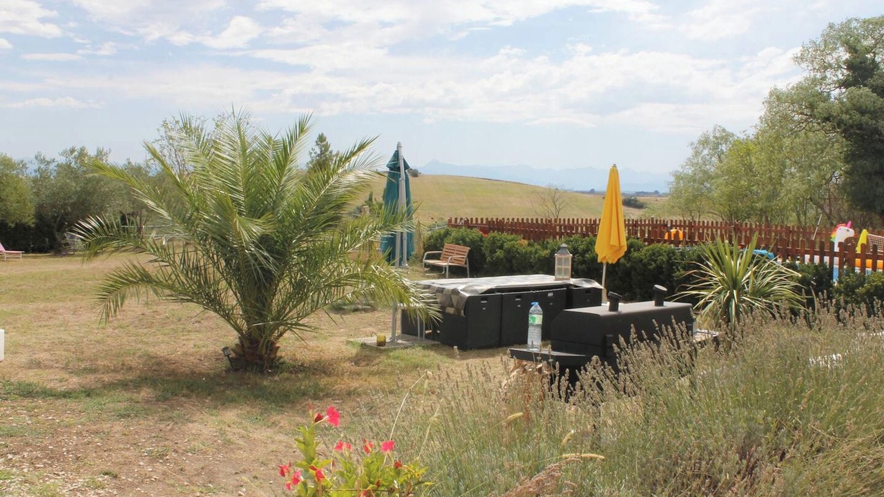 Photo of Outdoor in Latrape