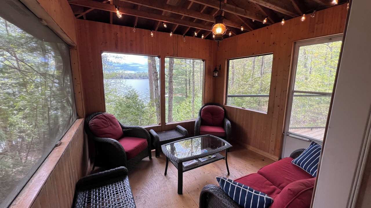 Photo of Livingroom in Marmora and Lake
