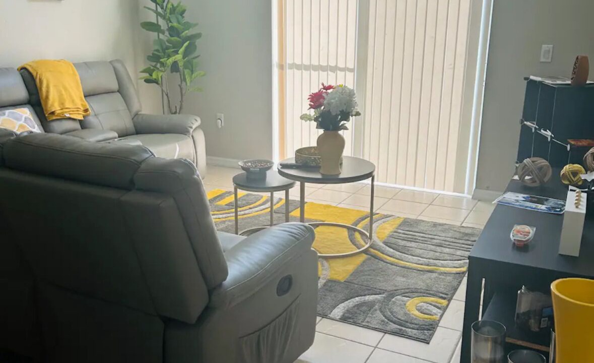 Photo of Livingroom in Deltona Lakes