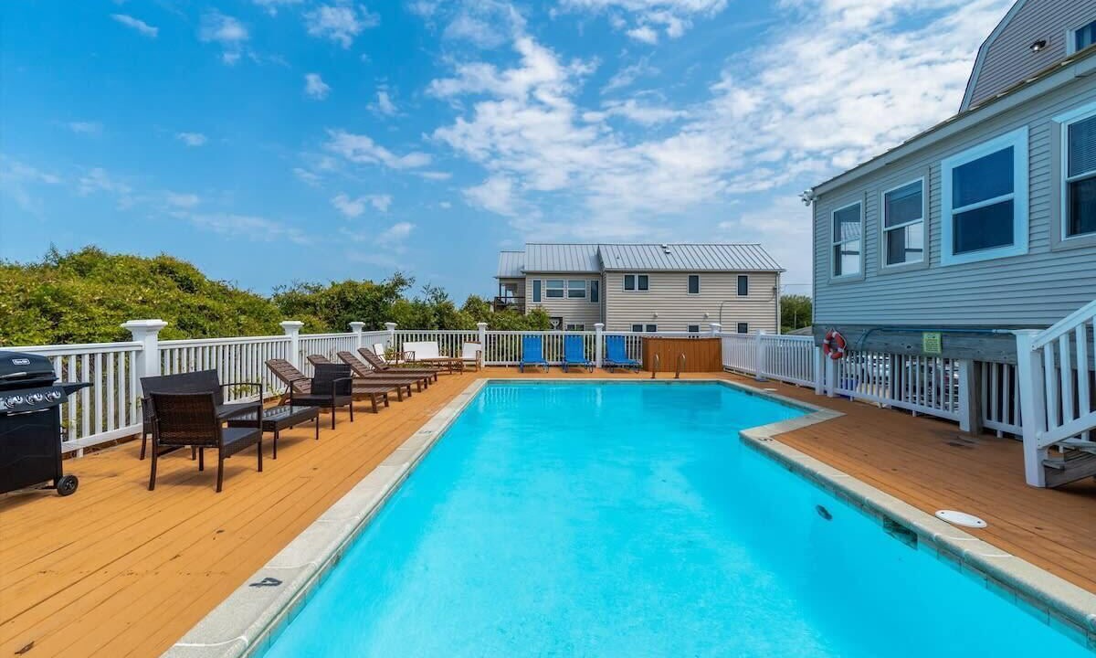 Photo of Outdoor in Cottage Line