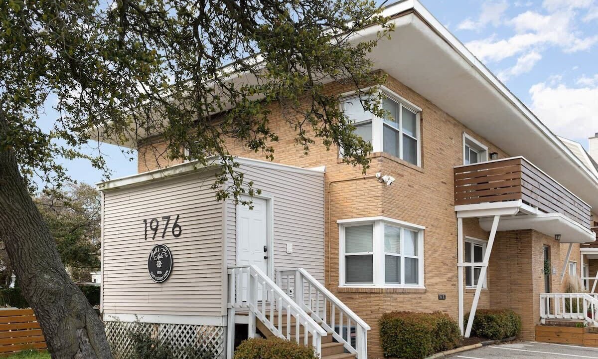 Photo of Outdoor in Cottage Line