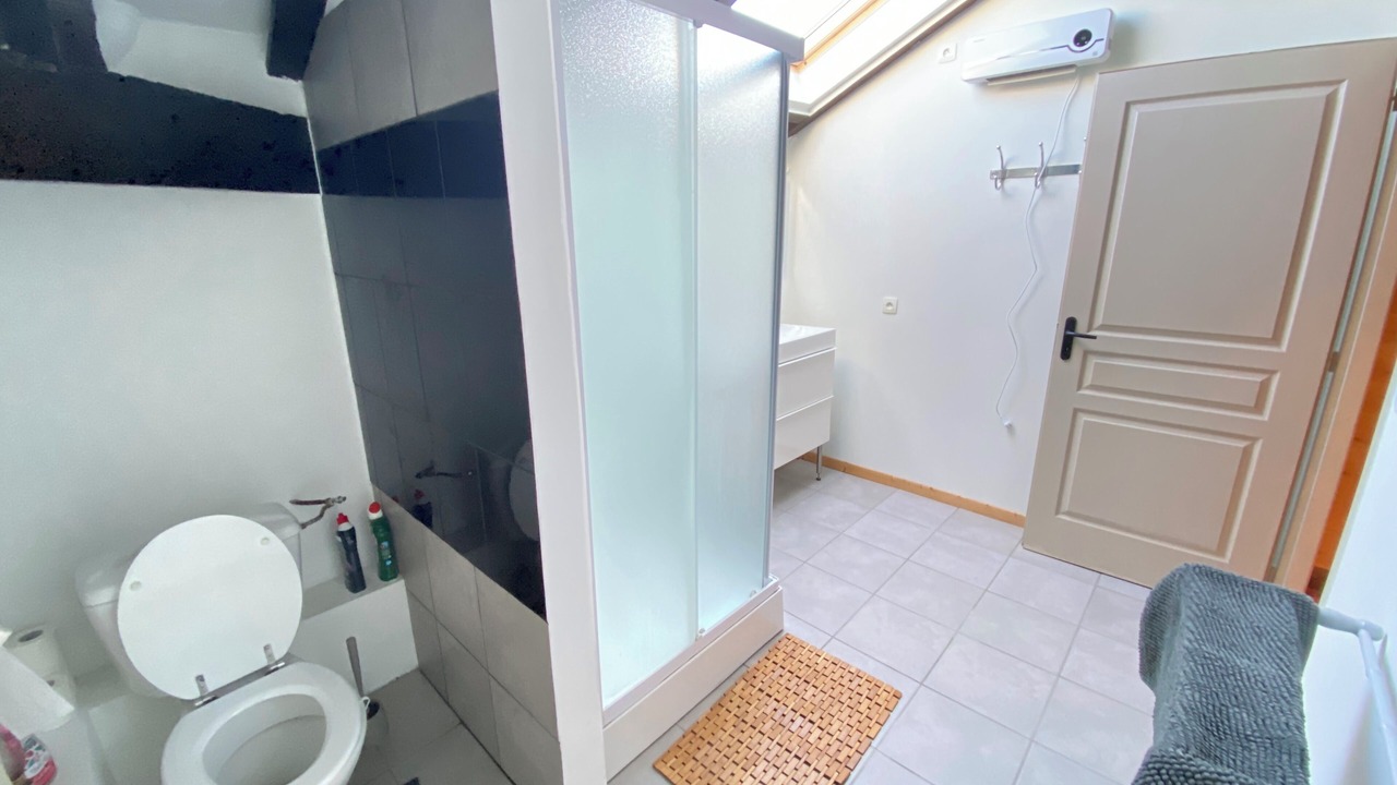 Photo of Others in Lesperon