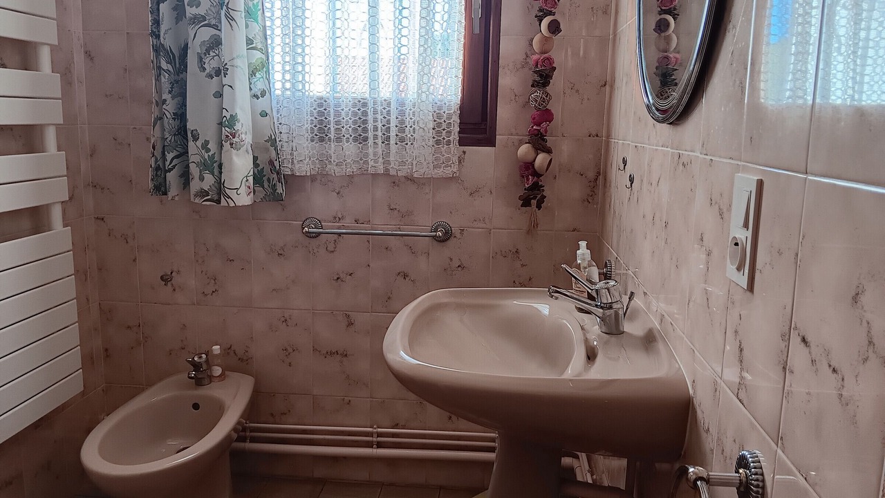 Photo of Bathroom in Grues
