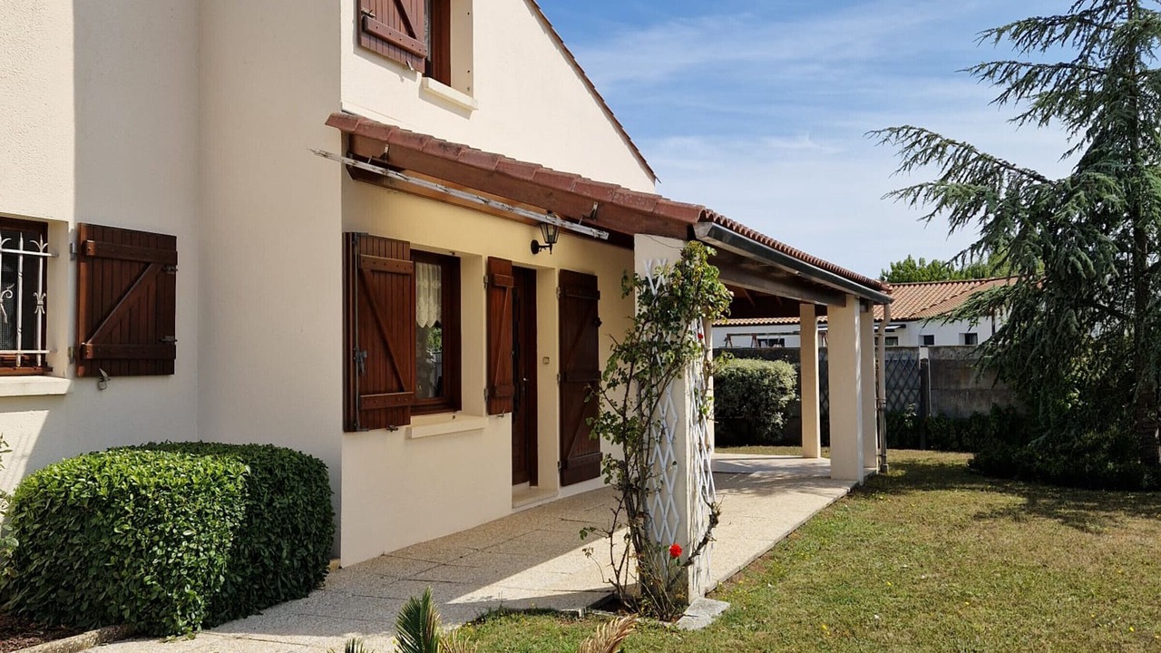 Photo of Outdoor in Grues