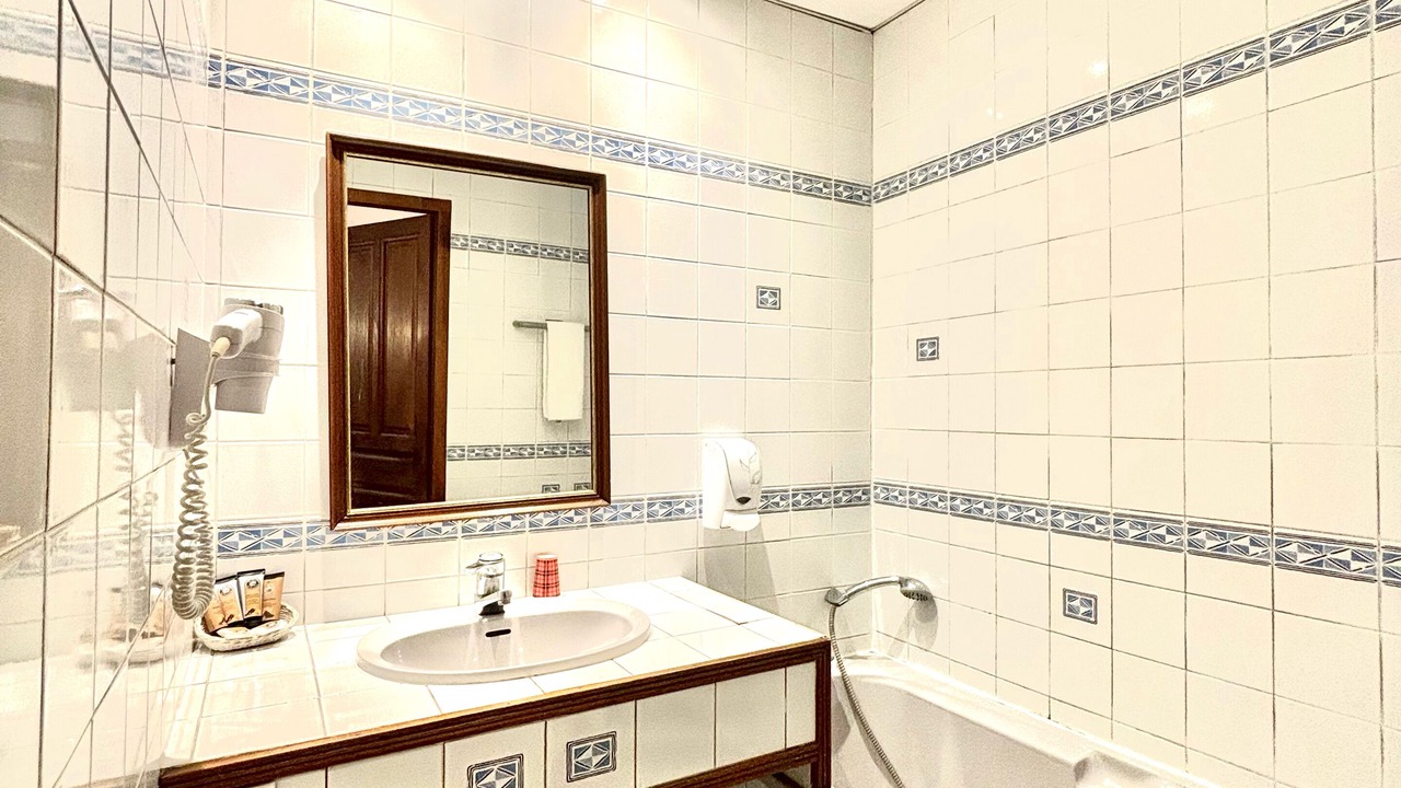 Photo of Bathroom in Albertville