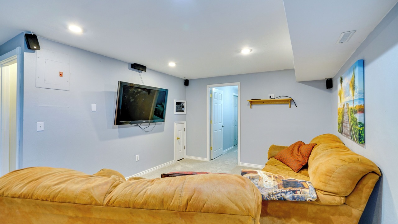 Photo of Livingroom in Stansbury Park