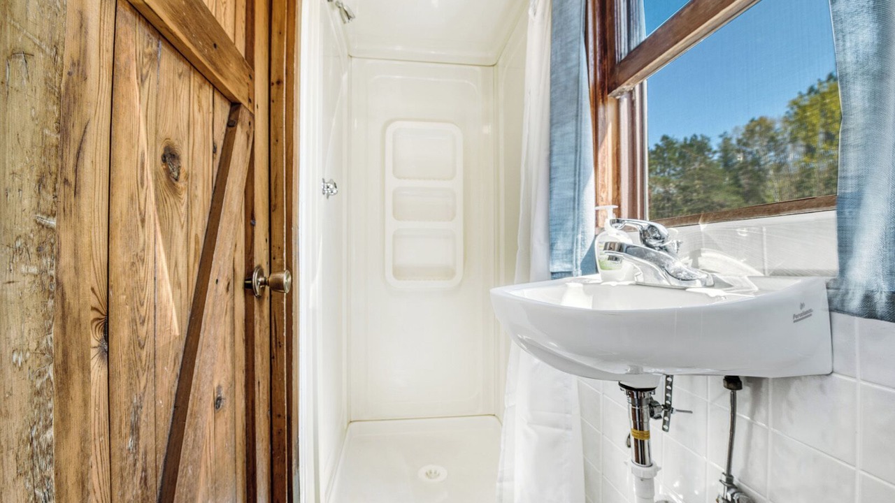 Photo of Bathroom in Loretto