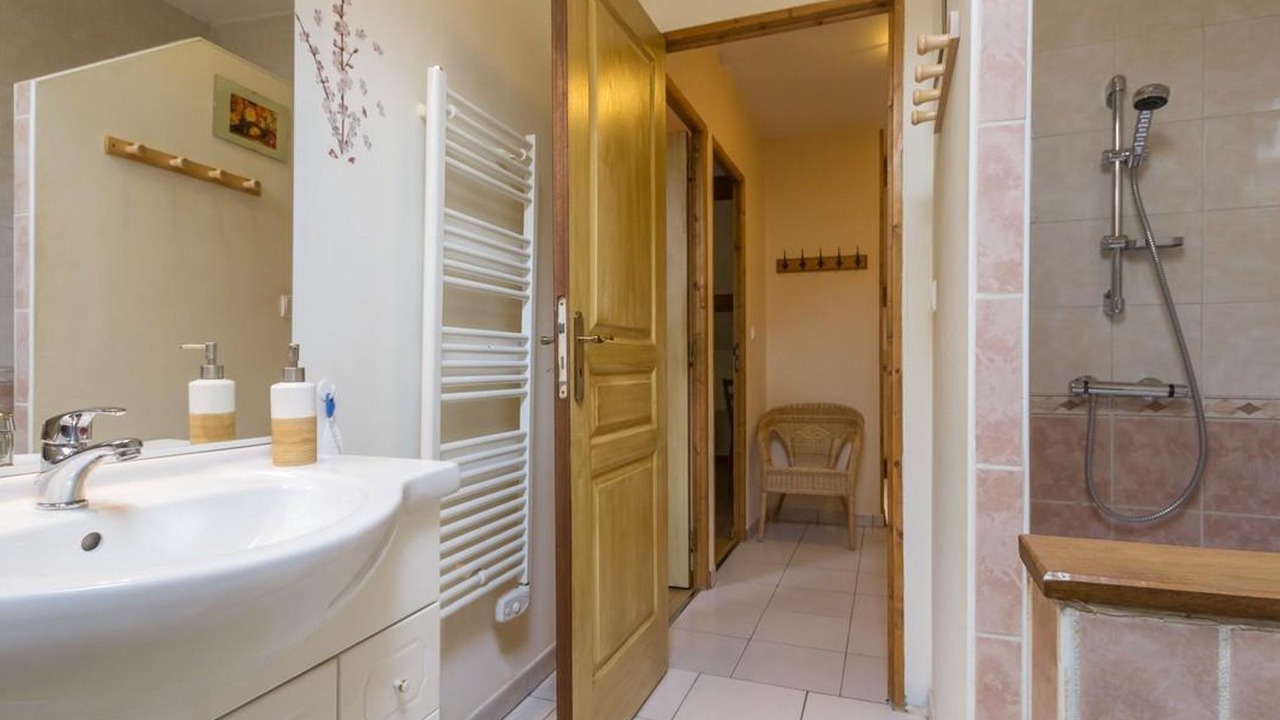 Photo of Bathroom in Saint-Martin-de-la-Mer