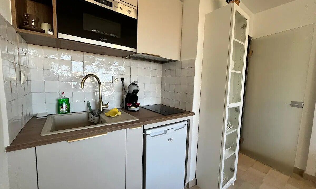 Photo of Kitchen in Beaux Arts-Boutonnet
