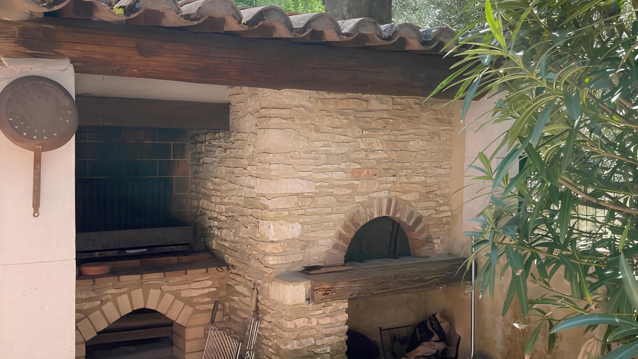 Photo of Patio Balcony in Saint-Julien-de-Peyrolas