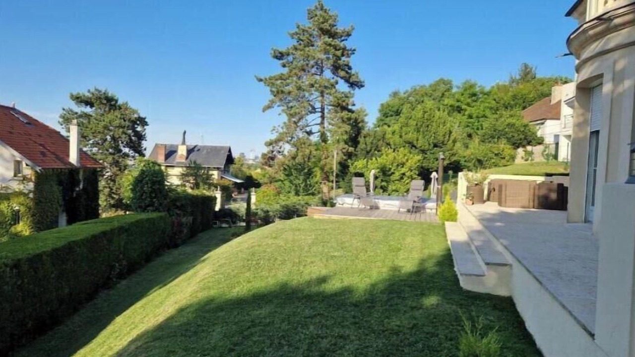 Photo of Outdoor in Bougival