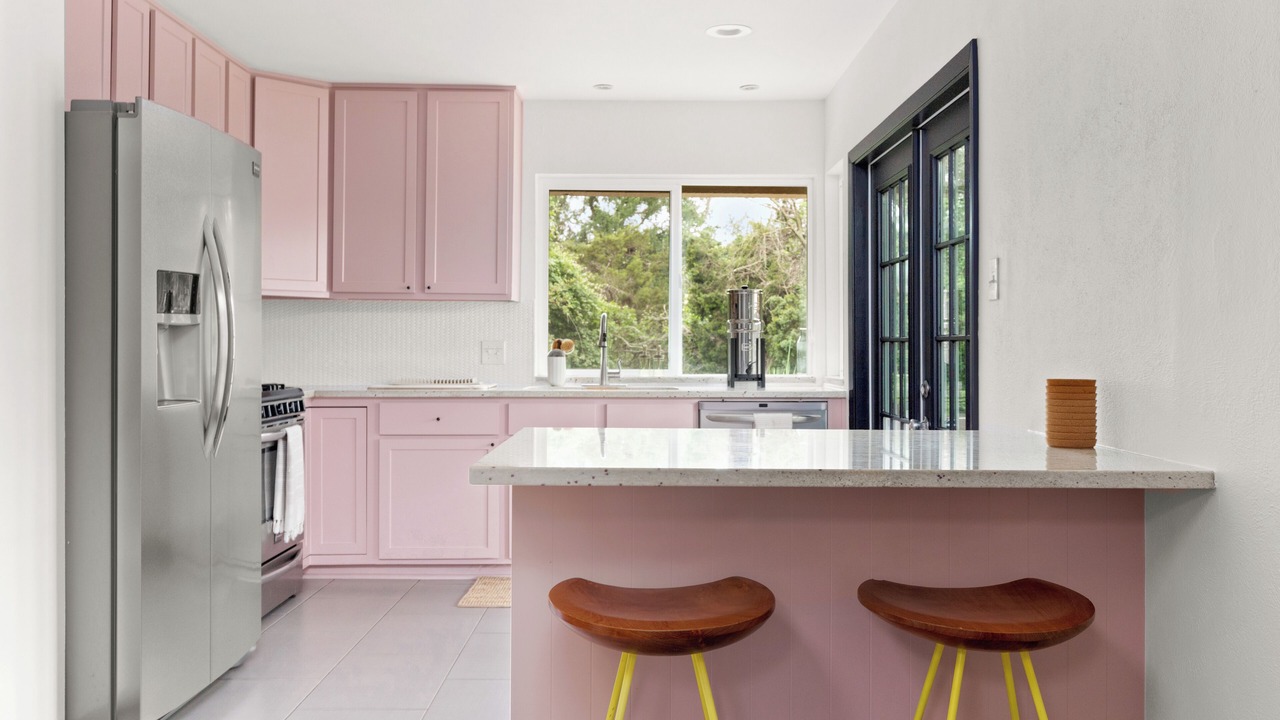 Photo of Kitchen in East Congress