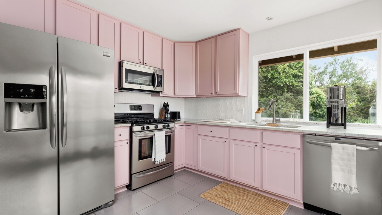 Photo of Kitchen in East Congress