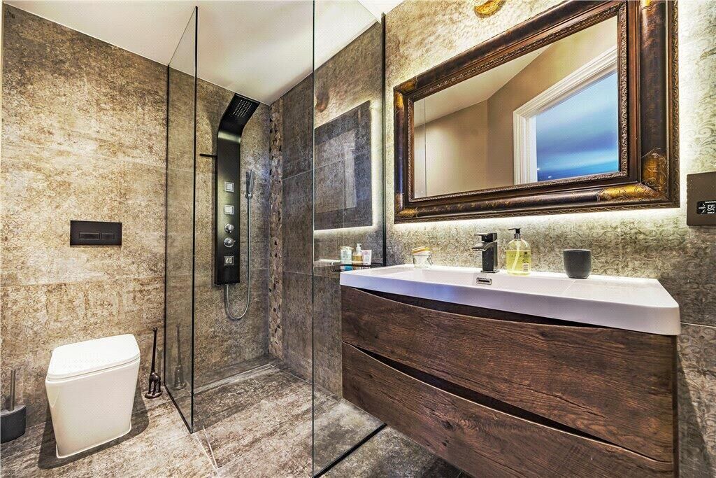 Photo of Others in Belvedere