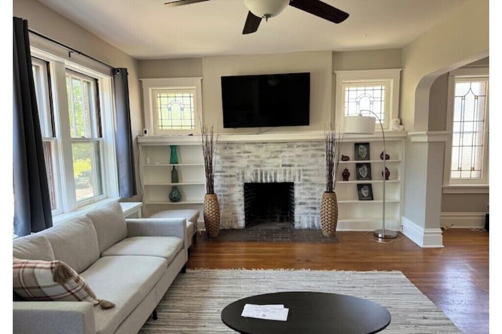 Photo of Livingroom in Richmond Heights