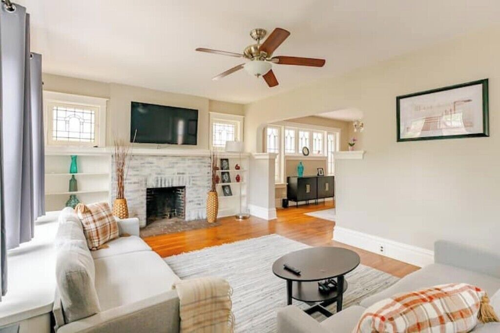 Photo of Livingroom in Richmond Heights