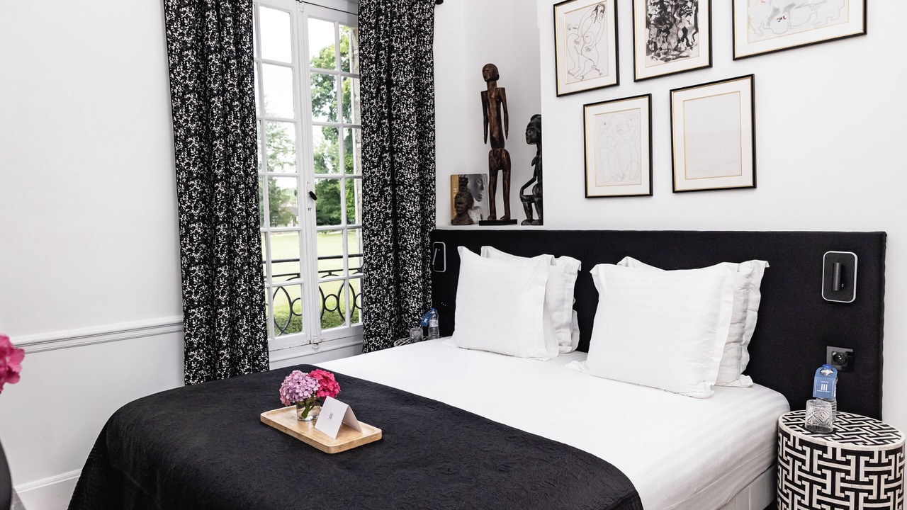 Photo of Bedroom in Pressagny-lʼOrgeuilleux