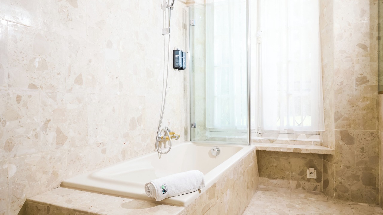 Photo of Bathroom in Pressagny-lʼOrgeuilleux