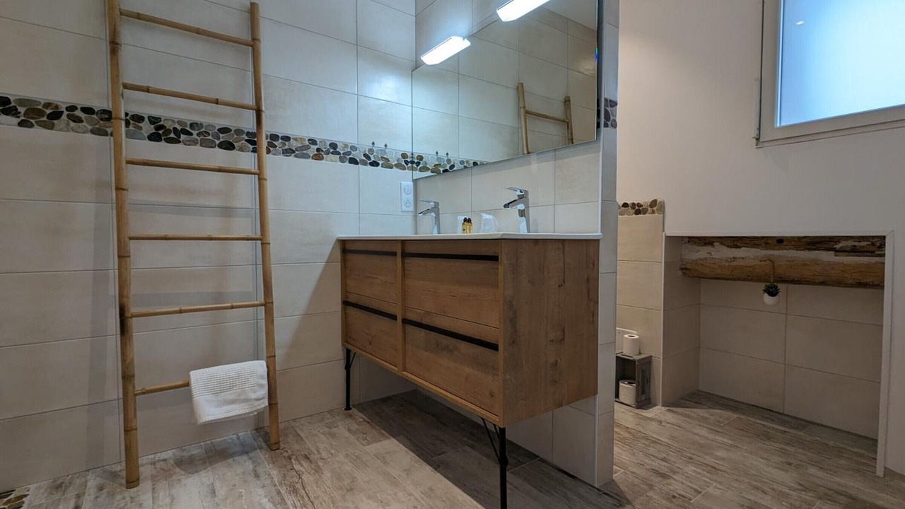 Photo of Bathroom in Chateauneuf-sur-Charente