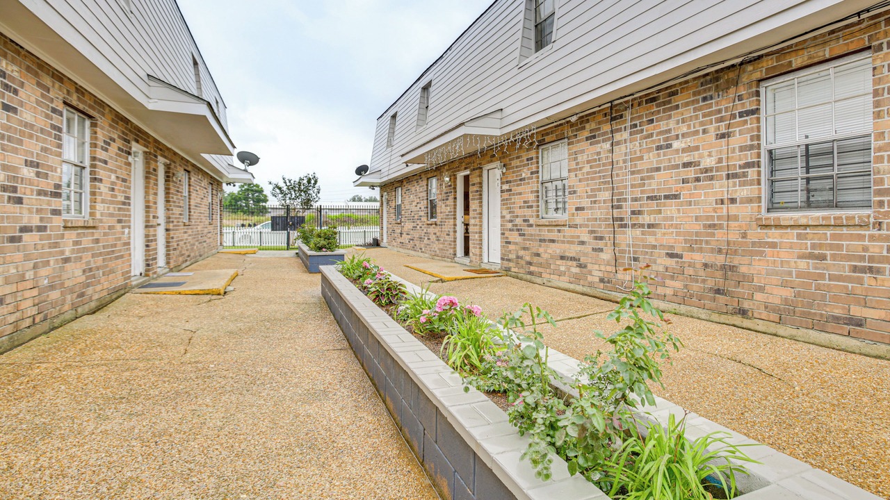 Photo of Outdoor in Kenner - Louis Armstrong International Airport