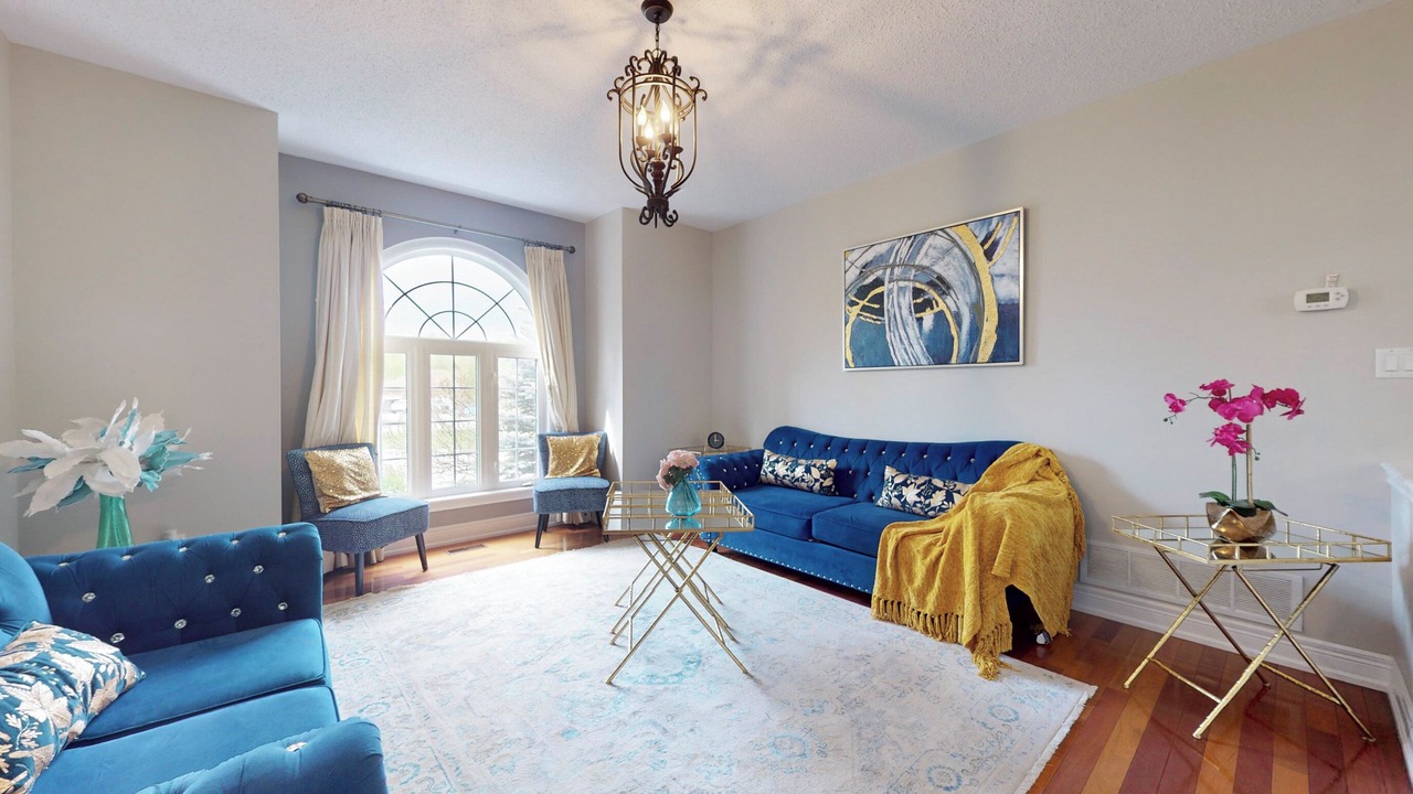 Photo of Livingroom in Caledon