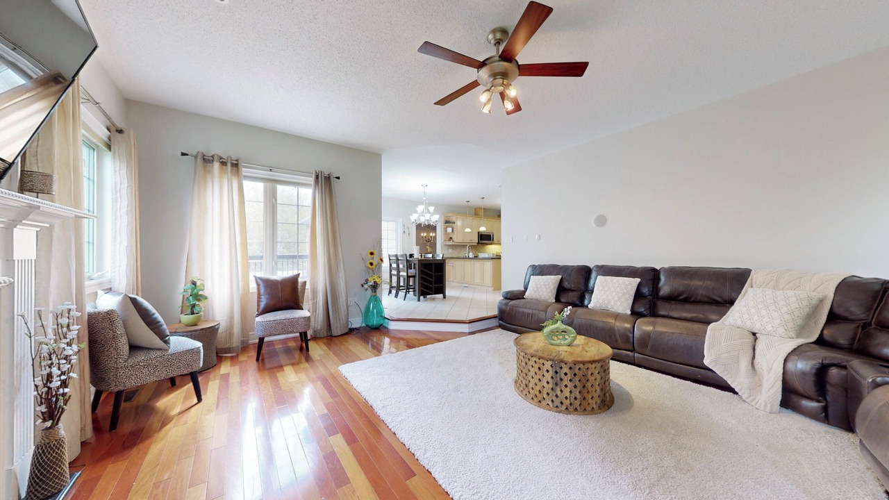 Photo of Livingroom in Caledon