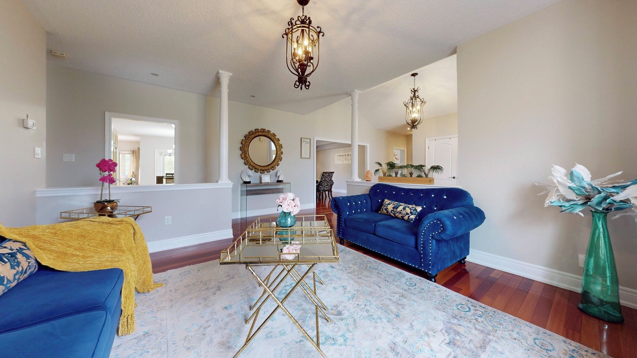 Photo of Livingroom in Caledon