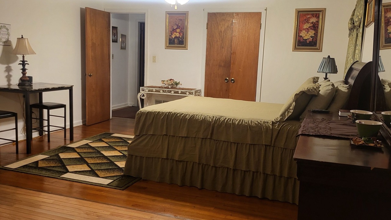 Photo of Others in Helena