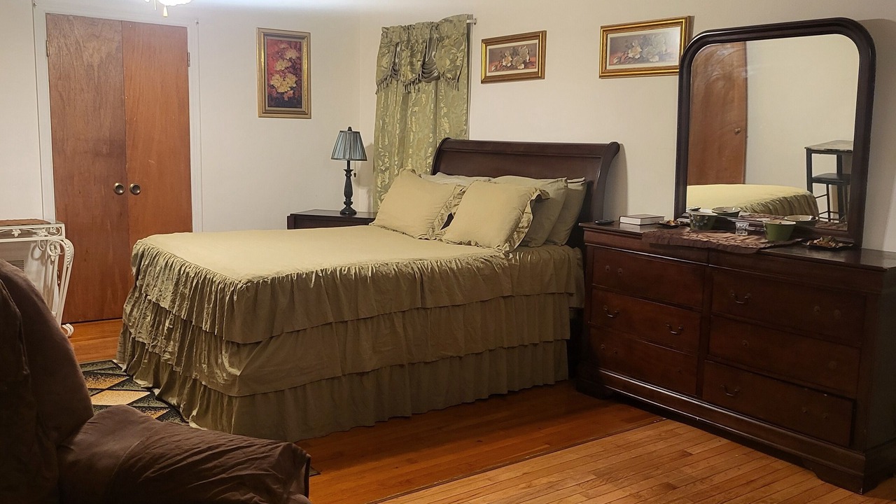 Photo of Others in Helena