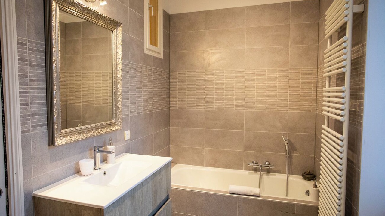 Photo of Bathroom in Quincey