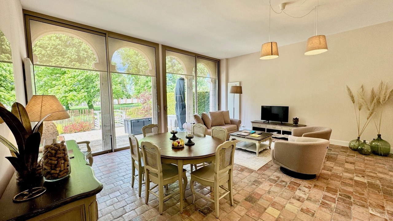 Photo of Others in Quincey