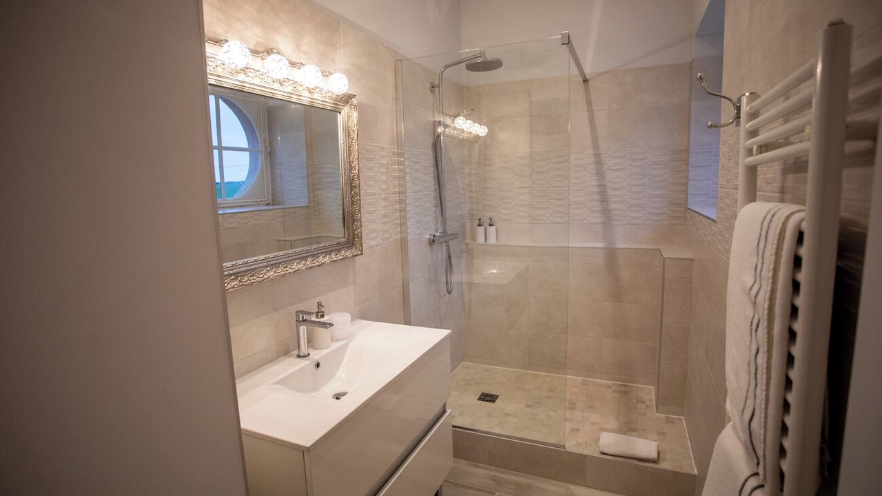 Photo of Bathroom in Quincey