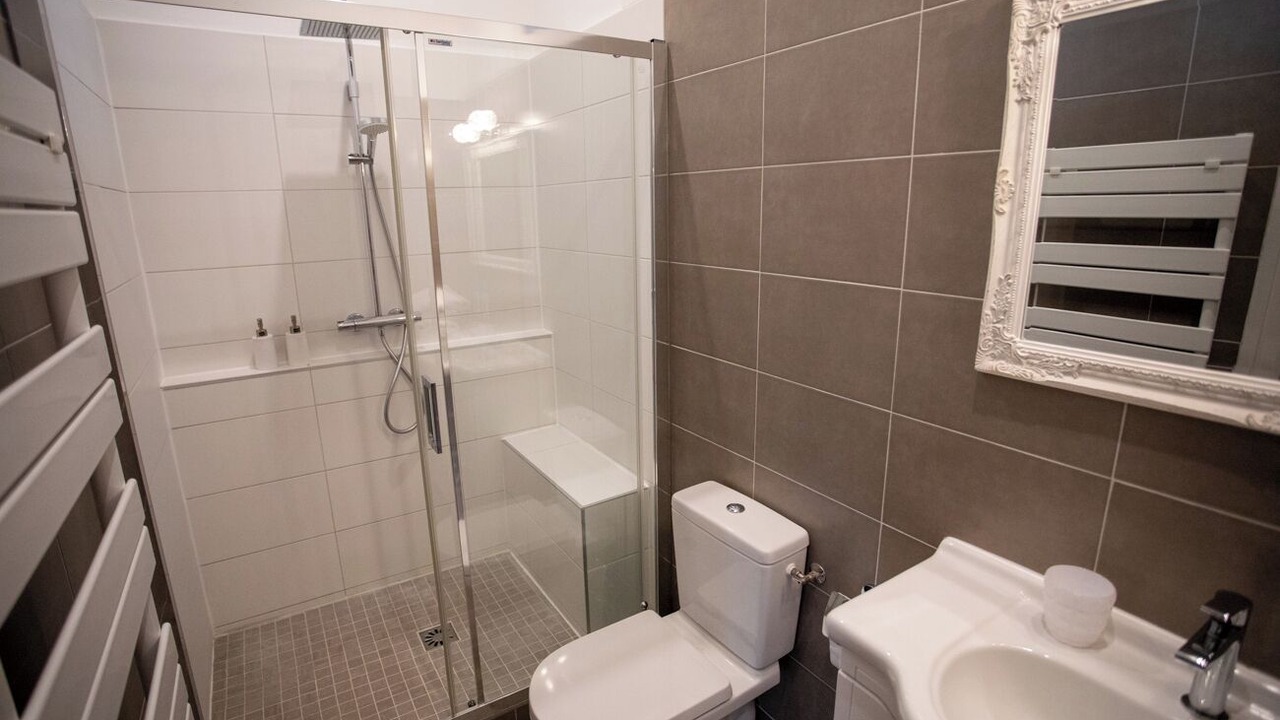 Photo of Bathroom in Quincey