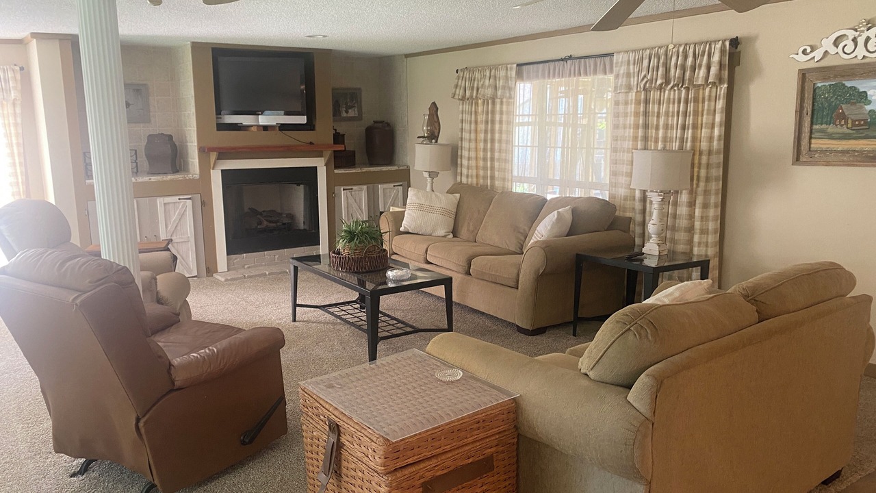 Photo of Others in Tunica