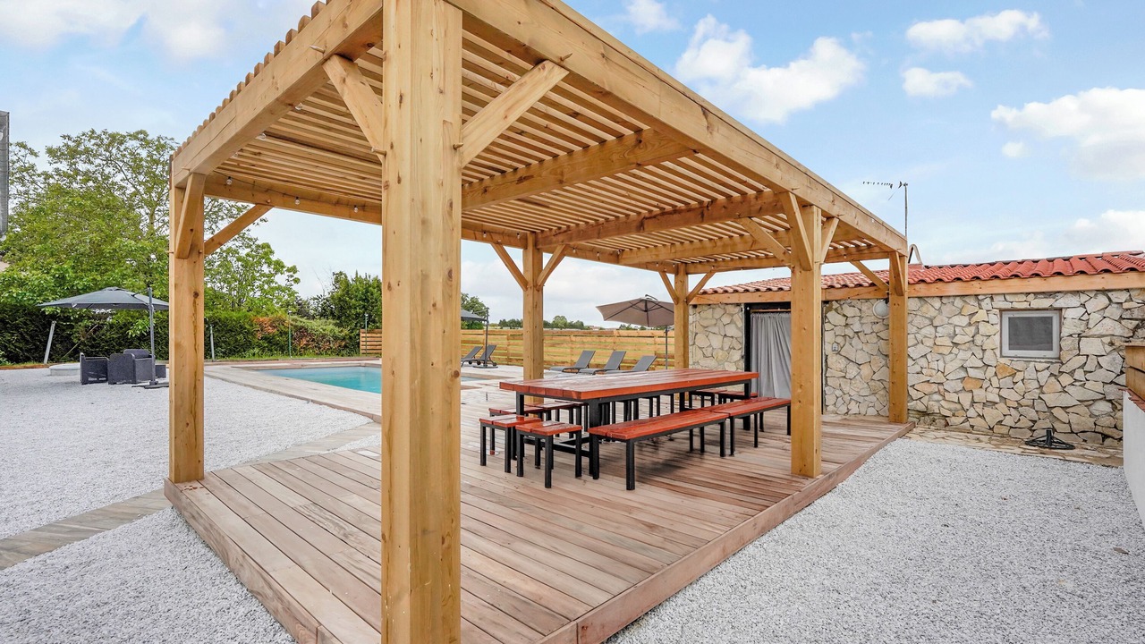 Photo of Patio Balcony in Saint-Jory