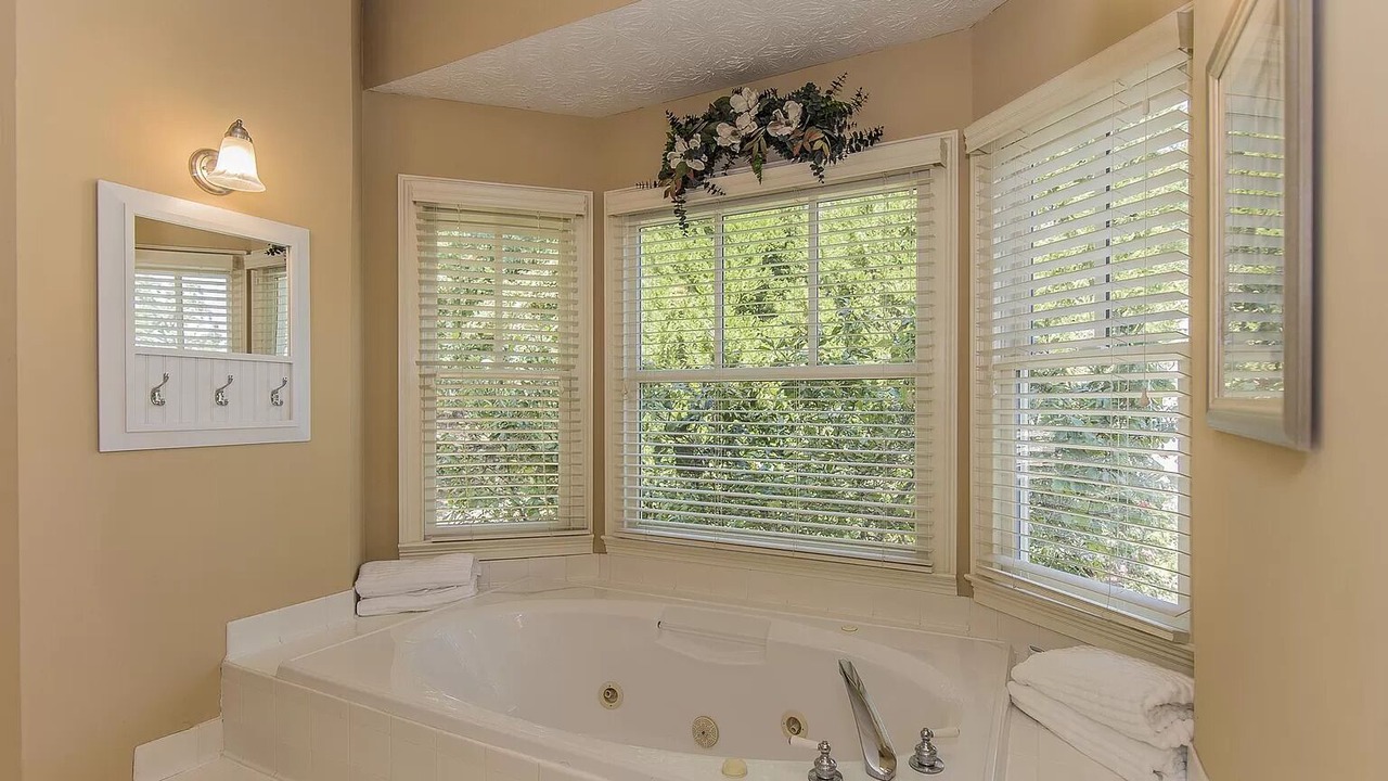 Photo of Others in Reynolds Landing