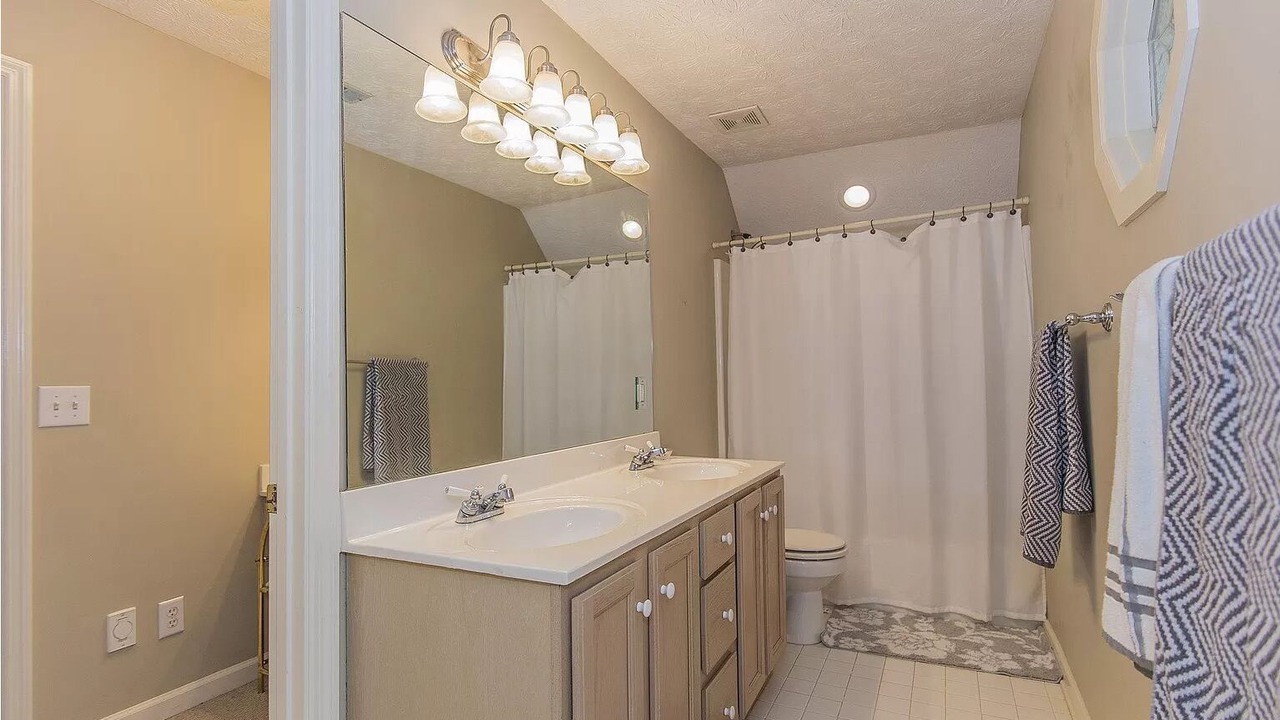 Photo of Others in Reynolds Landing