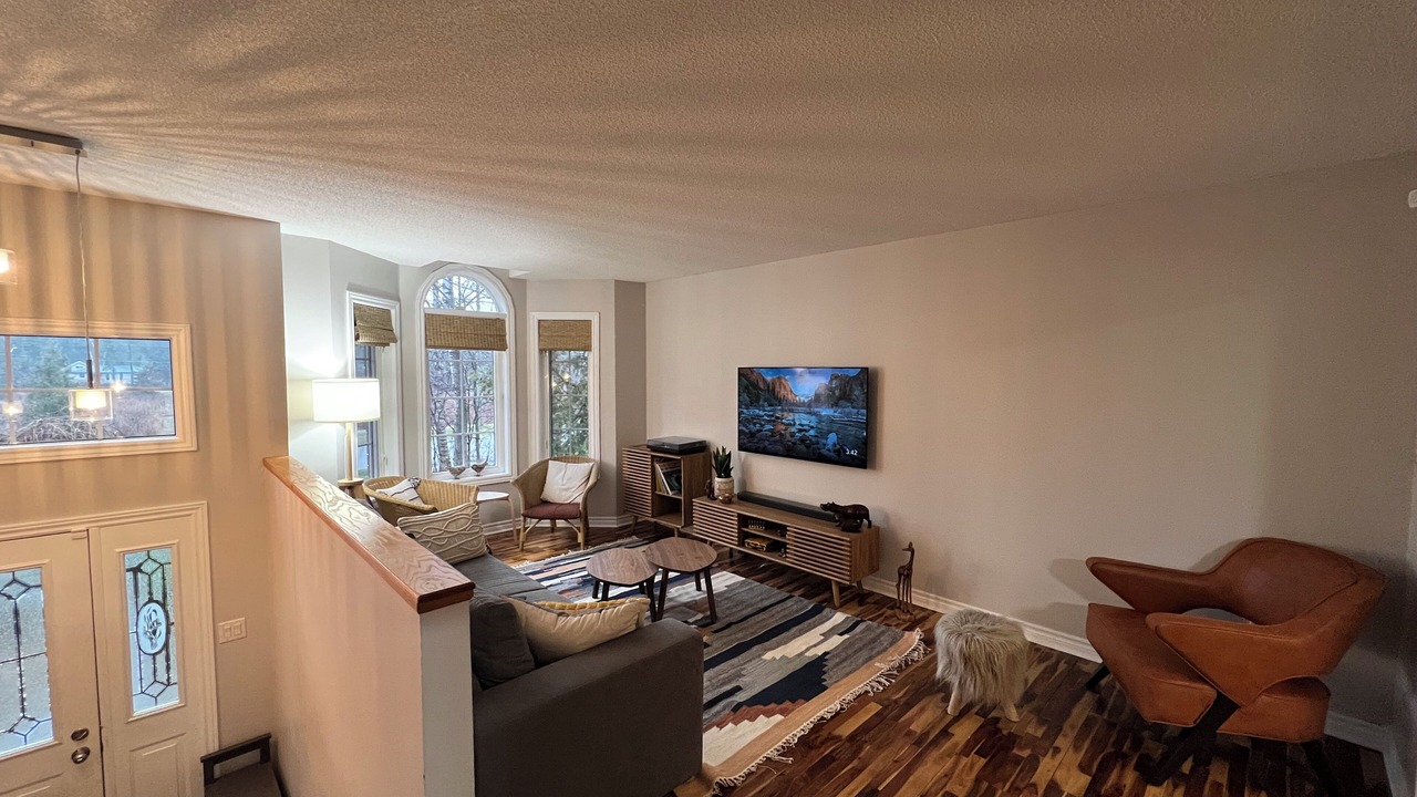 Photo of Livingroom in Wasaga Beach