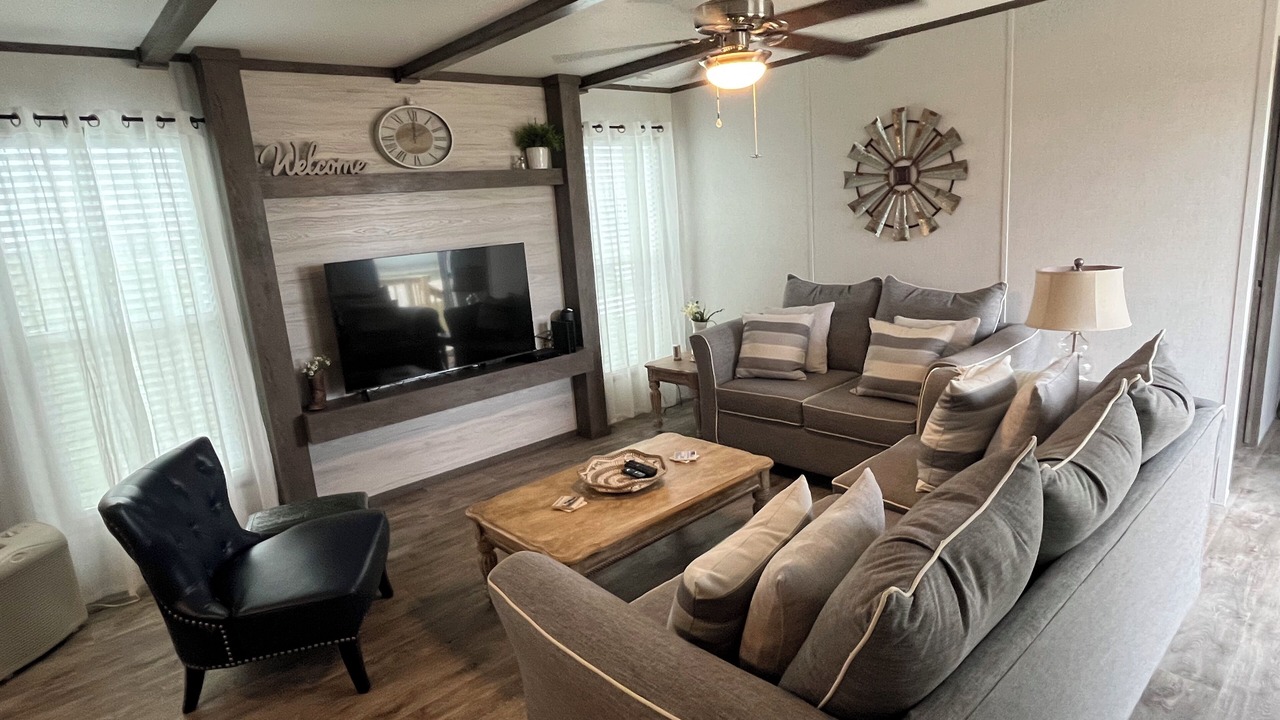 Photo of Livingroom in Central City