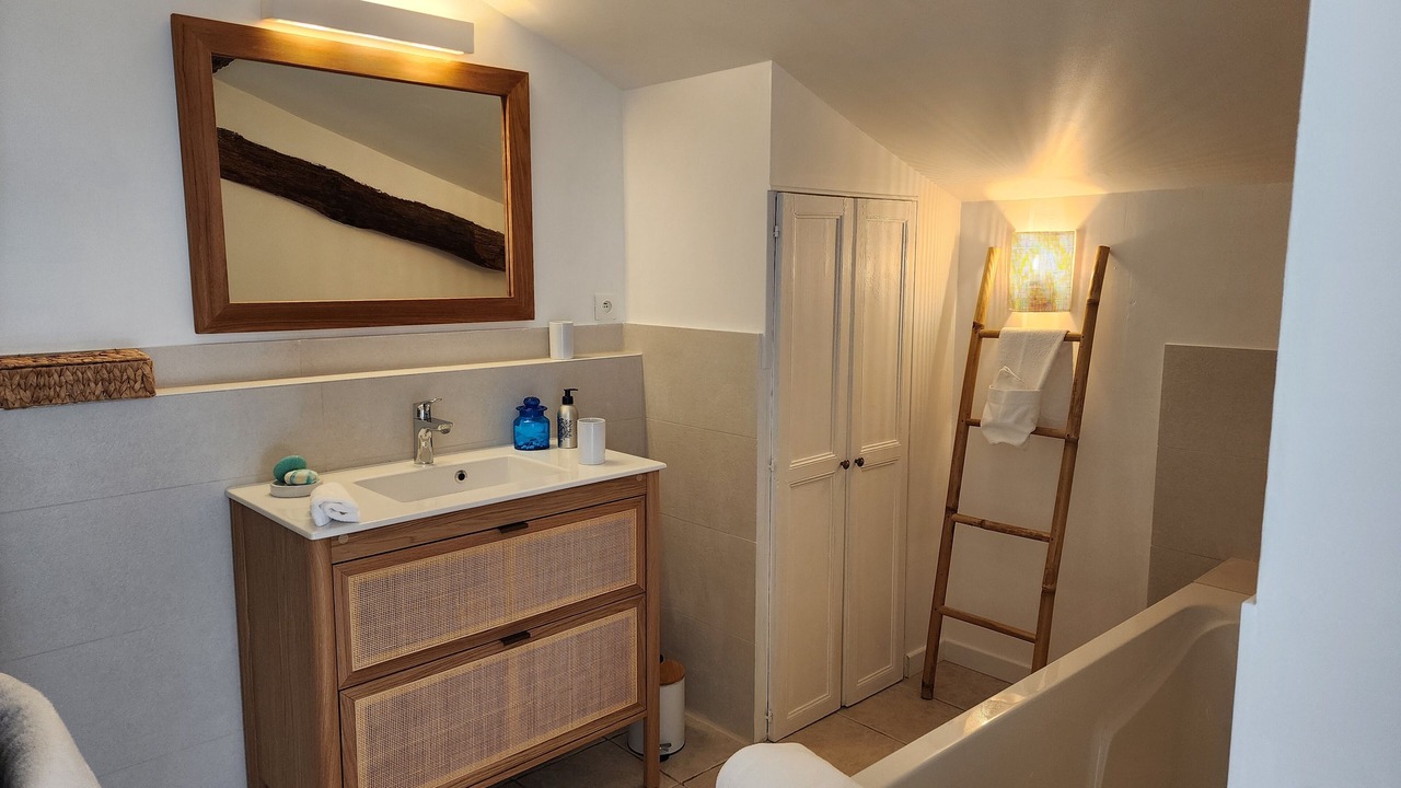 Photo of Bathroom in Claviers