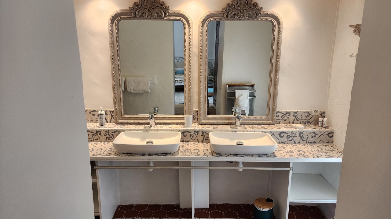 Photo of Bathroom in Claviers