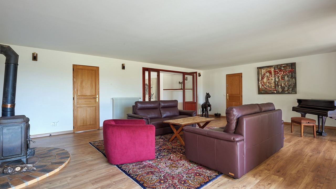 Photo of Livingroom in Saint-Sulpice-et-Cameyrac