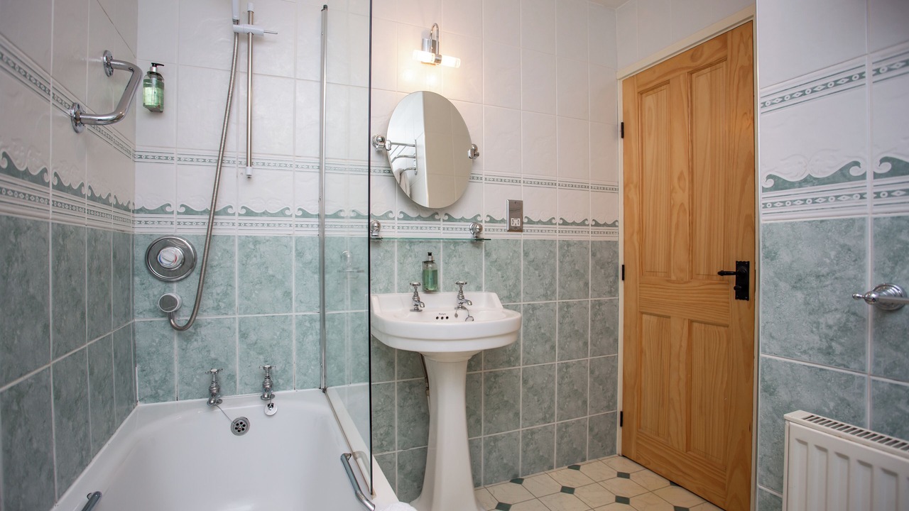 Photo of Bathroom in Seahouses